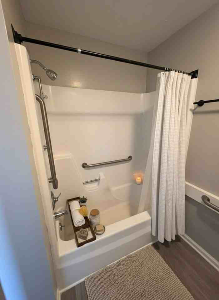 LIMITED - Photo 3 of 6