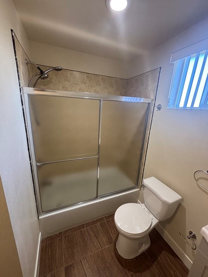 9412 South Spring Street #1/2 - Photo 7 of 23