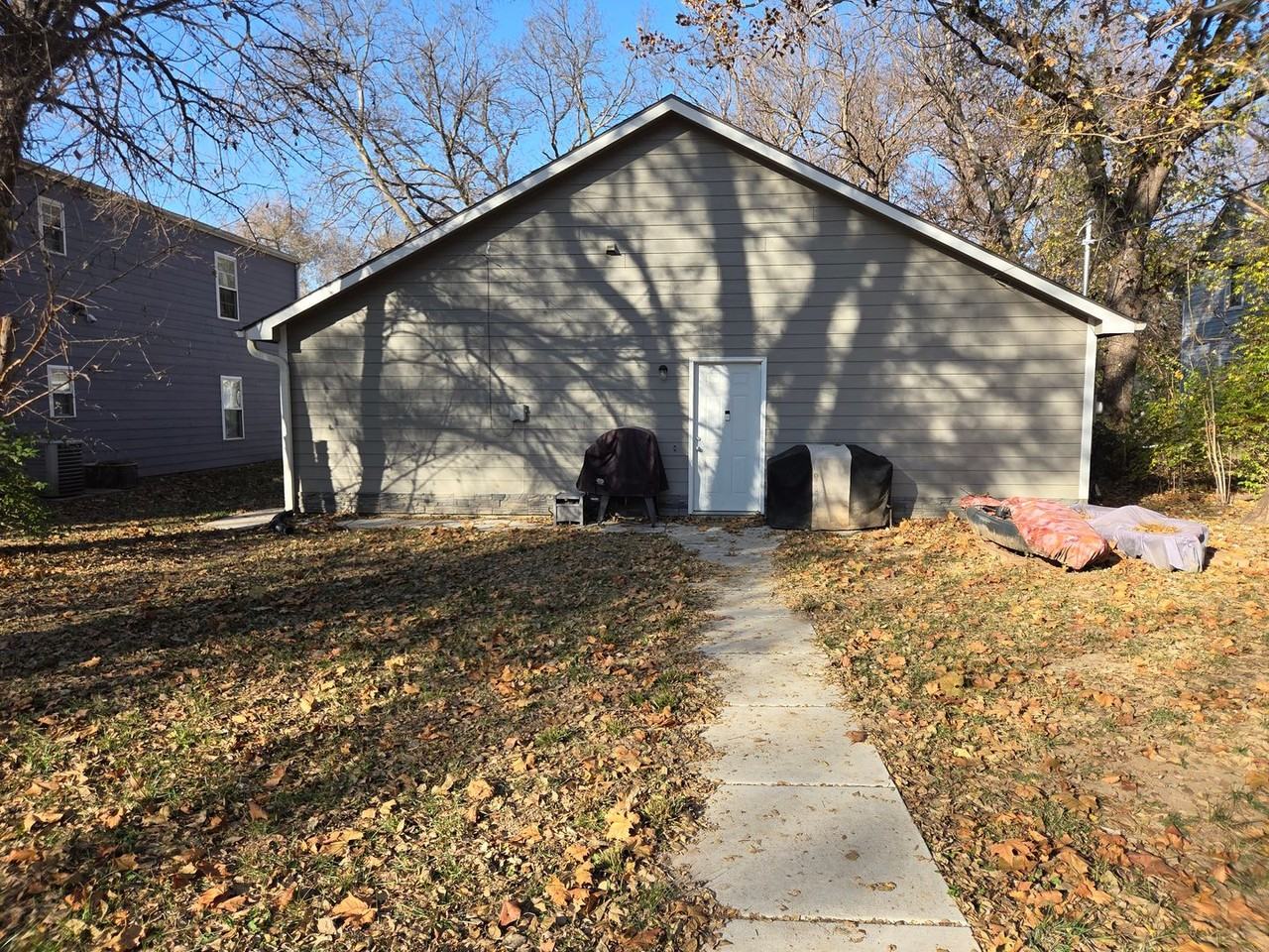 1113 Yuma Street - Photo 3 of 14