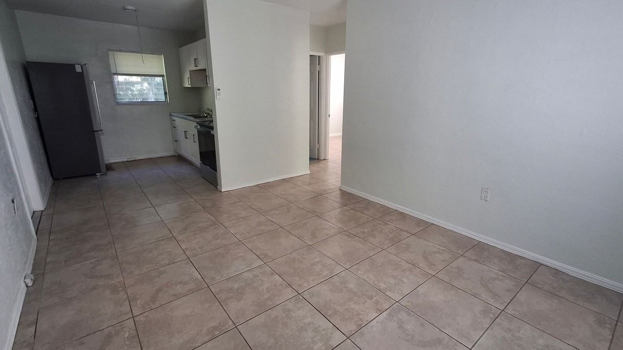 2902 Dunbar St - Photo 3 of 6