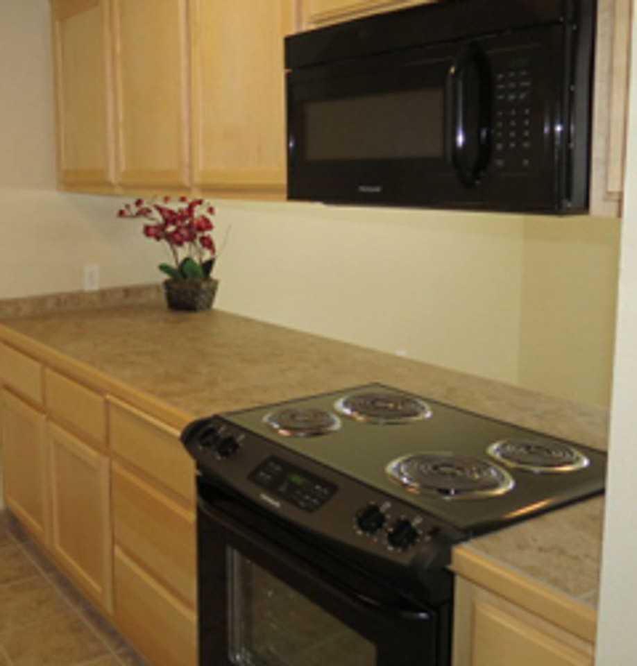 9013 Ne 54th St #24 - Photo 5 of 12