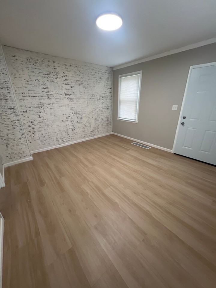 1816 Watch Avenue - Photo 3 of 9