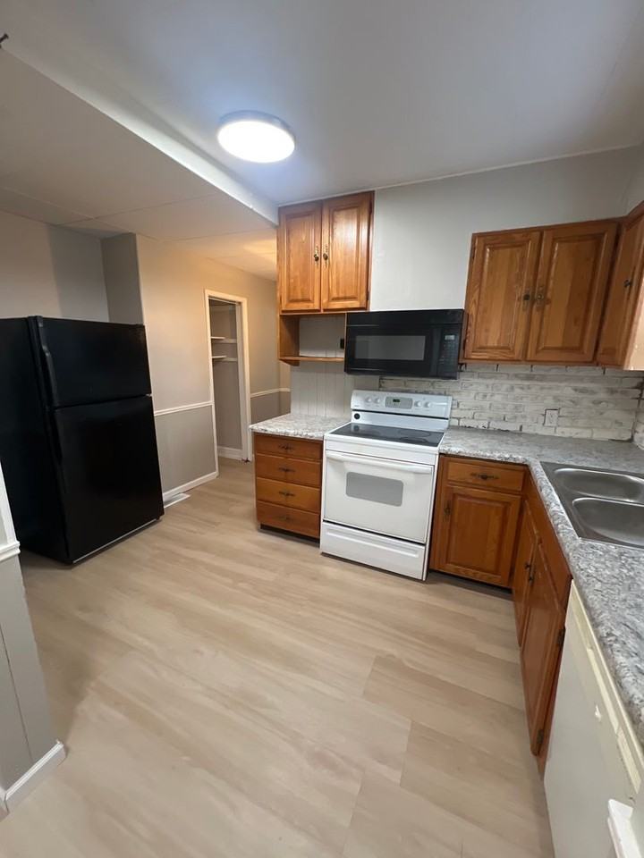 1816 Watch Avenue - Photo 7 of 9