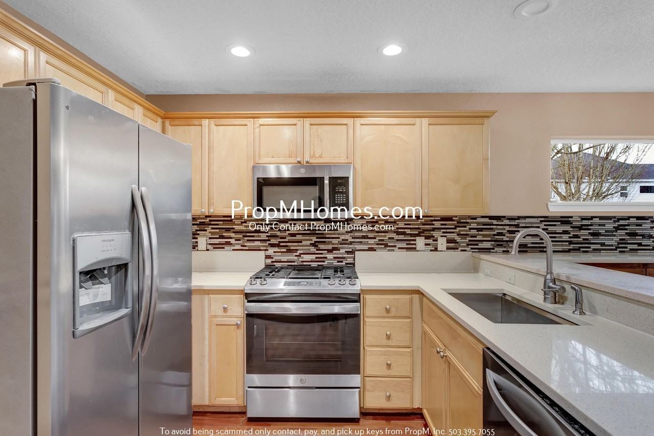 4611 Northwest Sidewinder Place - Photo 5 of 26