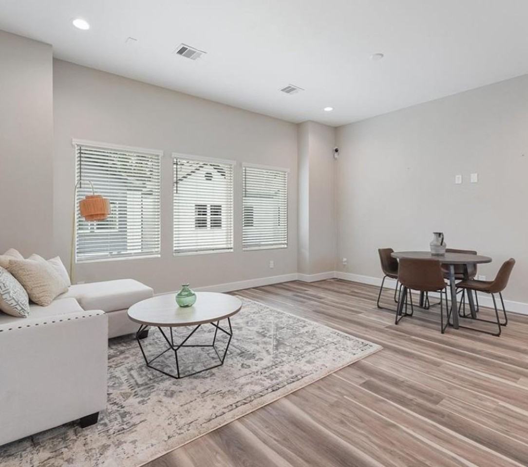 2623 Huntington Creek Ln - Photo 4 of 22