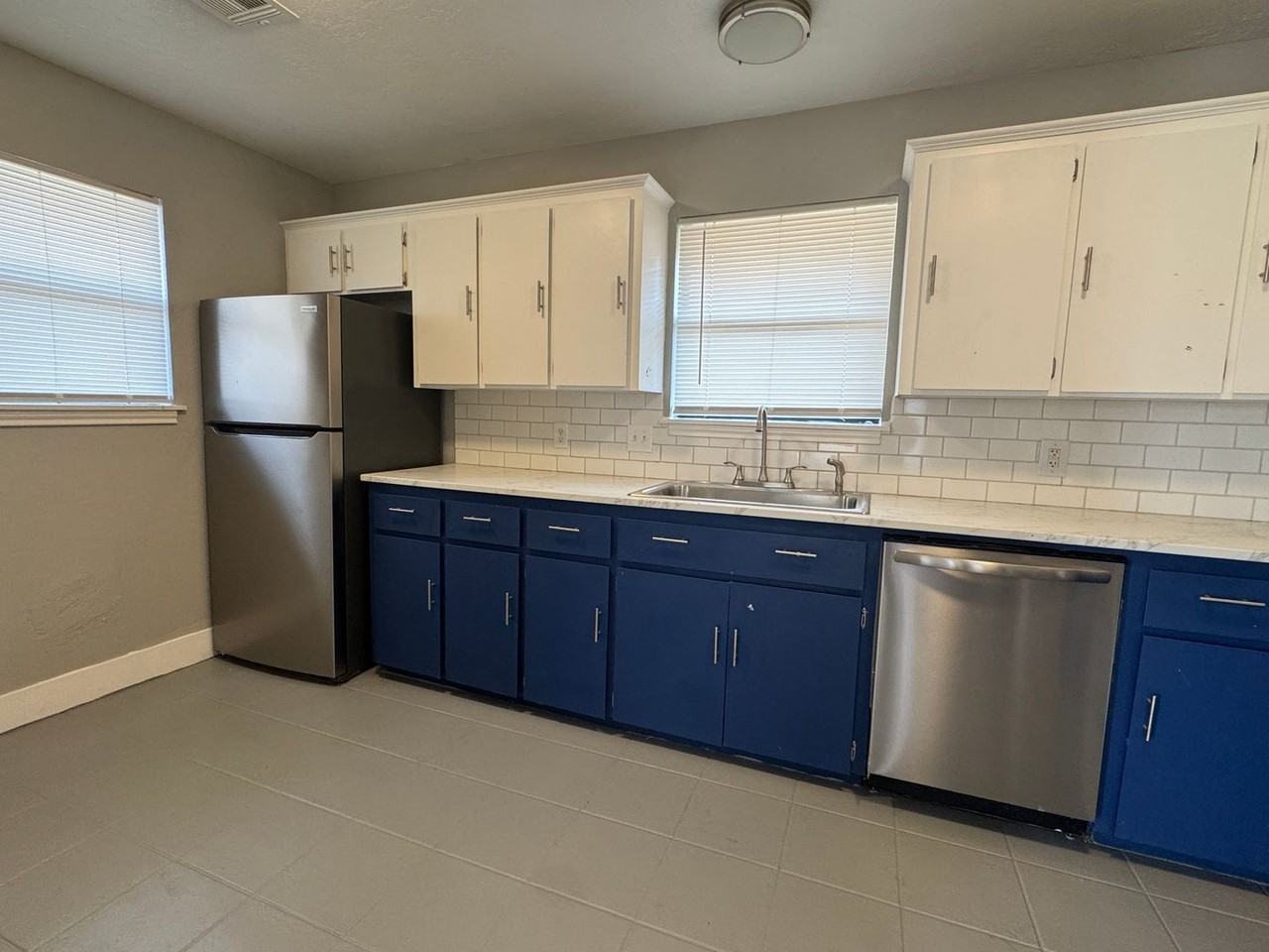 1916 Sw E Ave #A - Photo 4 of 10