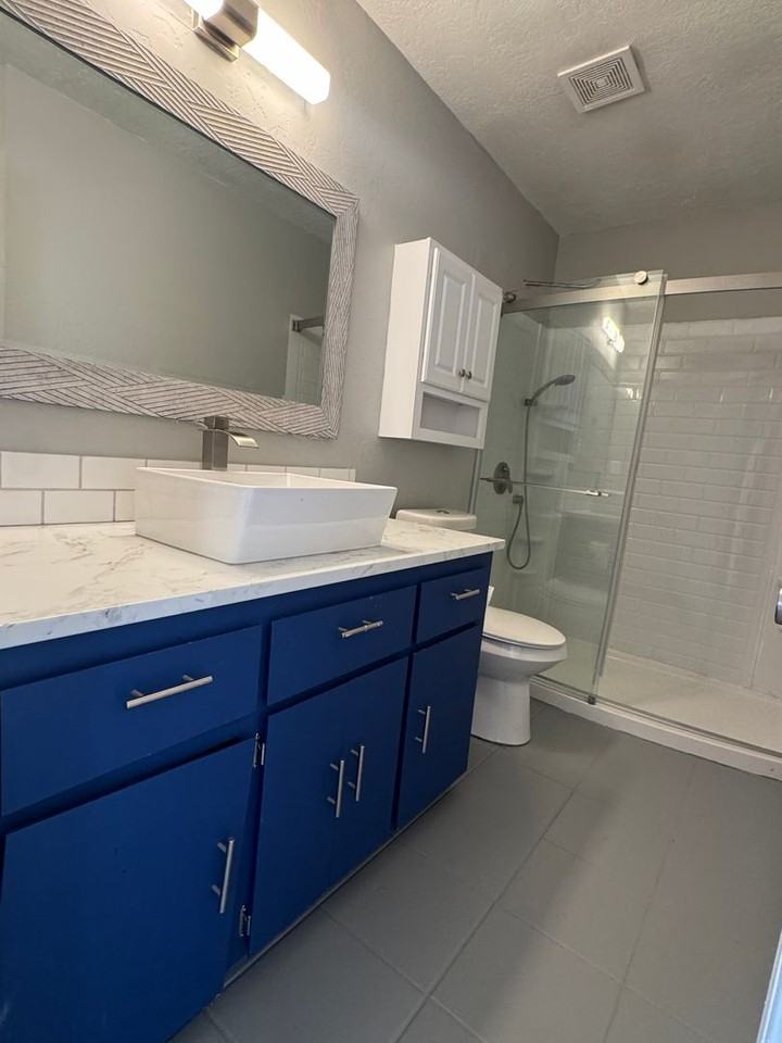1916 Sw E Ave #A - Photo 7 of 10