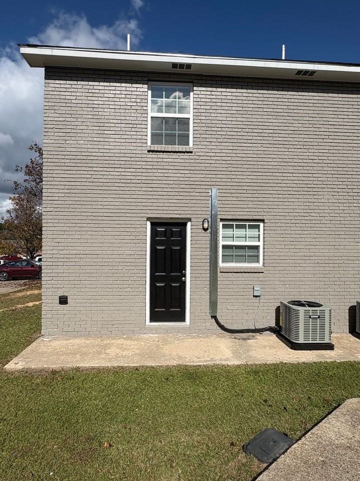 102 Ellis Dr - Photo 6 of 17