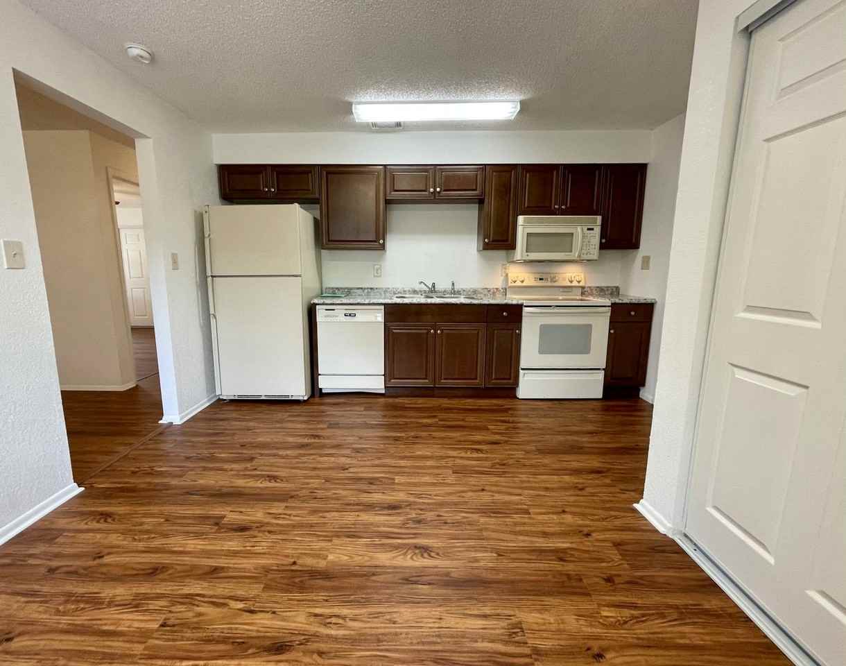 3728 County Line Road - Photo 4 of 10