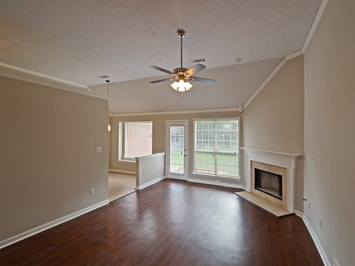 7611 Parkmont Ave - Photo 4 of 14