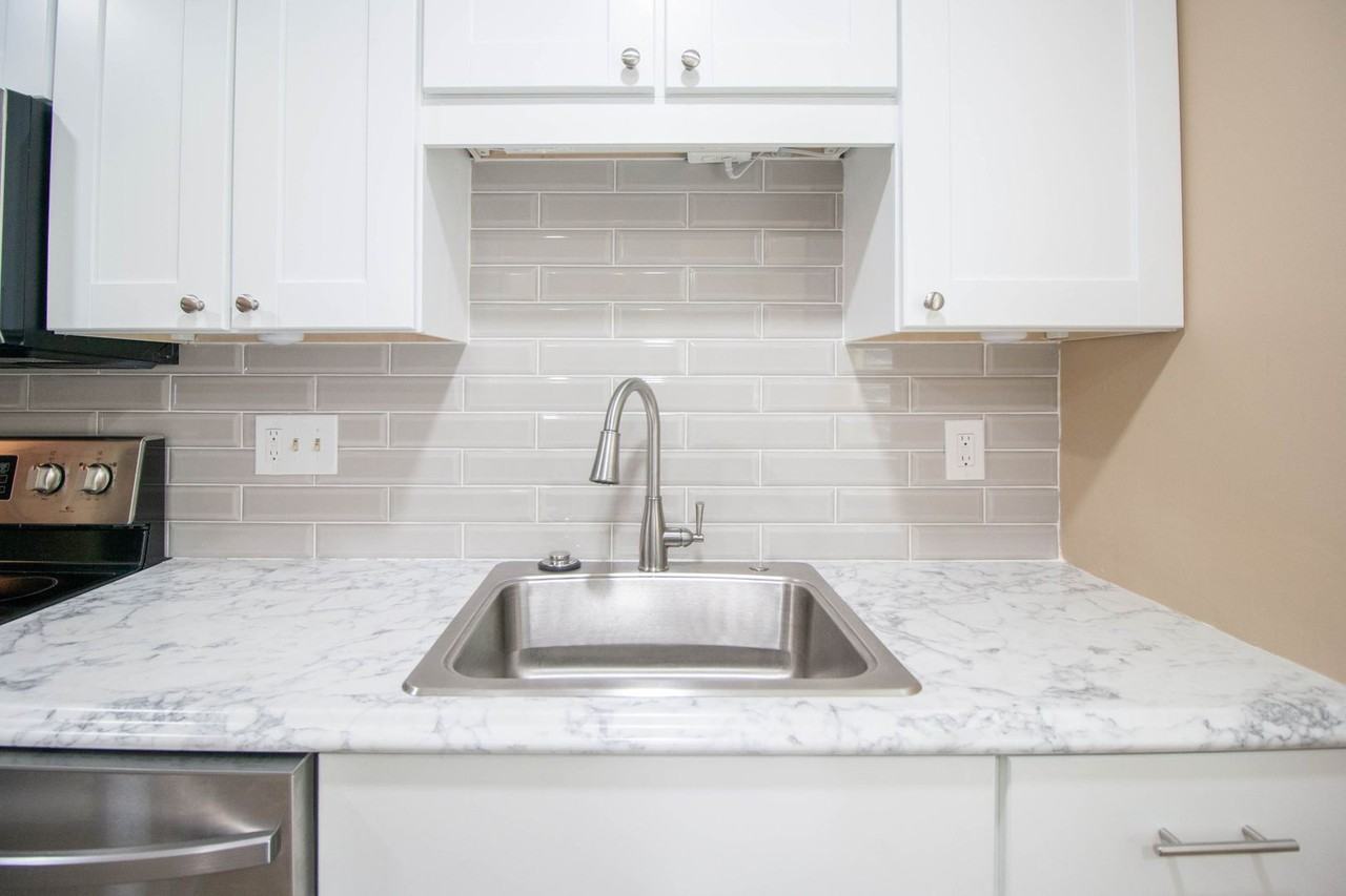 4502 Sparrow Ct - Photo 6 of 41