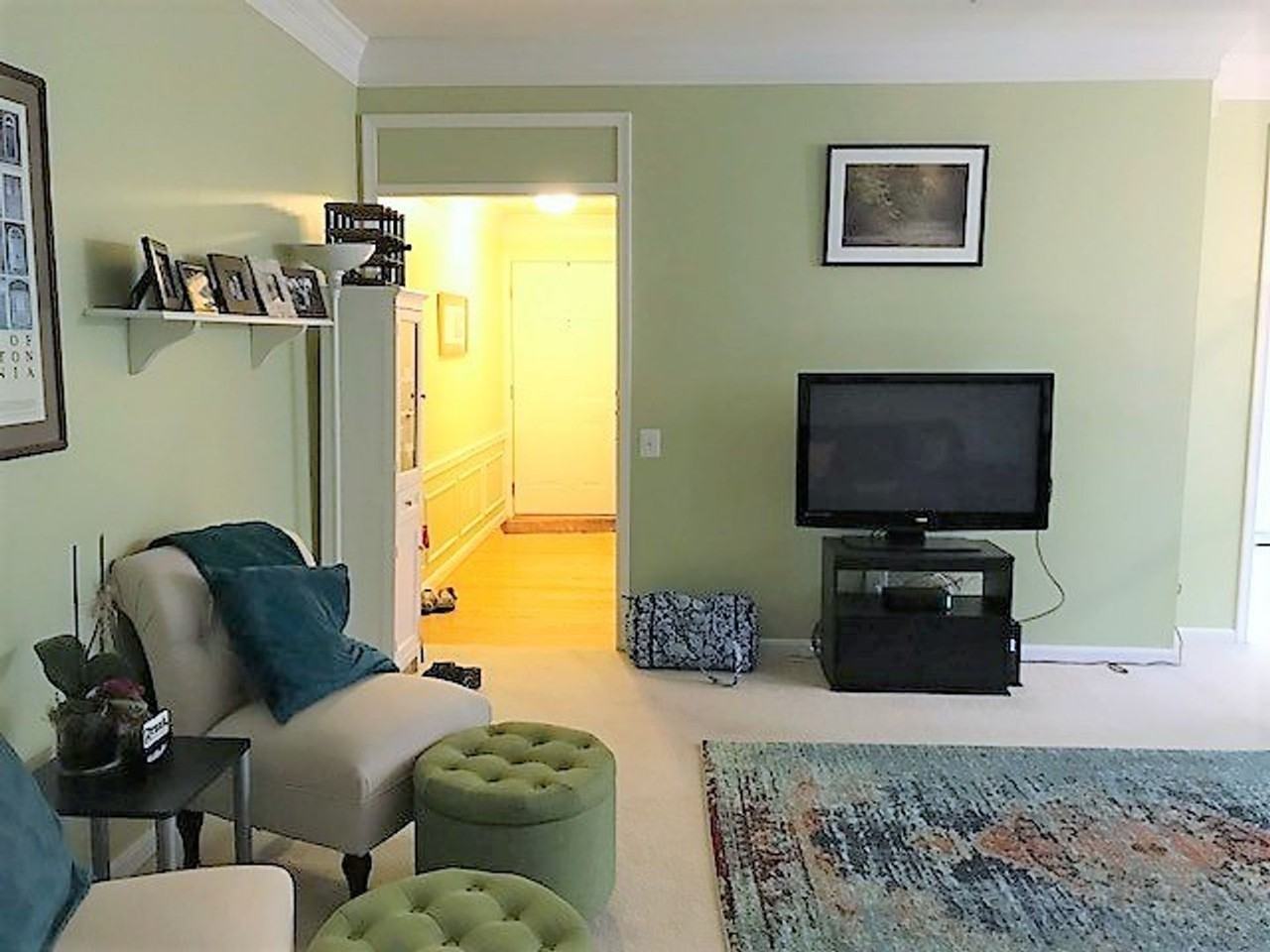 1819 Kenwood Avenue #304 - Photo 7 of 21