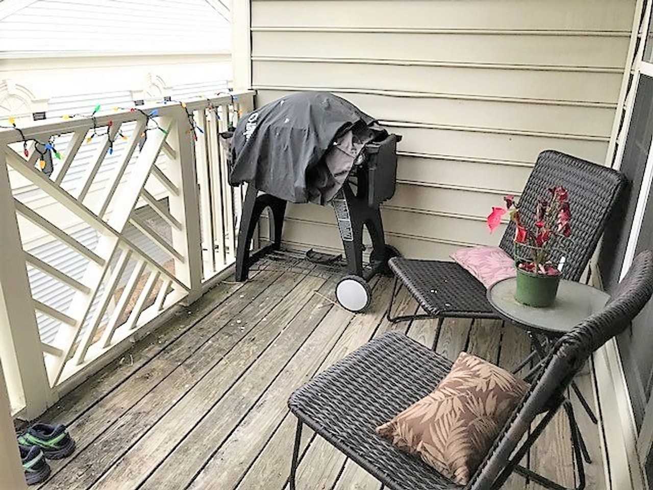 1819 Kenwood Ave #304 - Photo 3 of 18