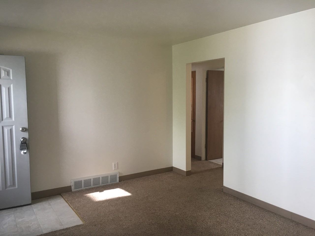 1894 Flint Ave - Photo 6 of 20