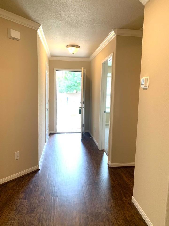 12402 Ridgecrest Drive - Photo 5 of 13