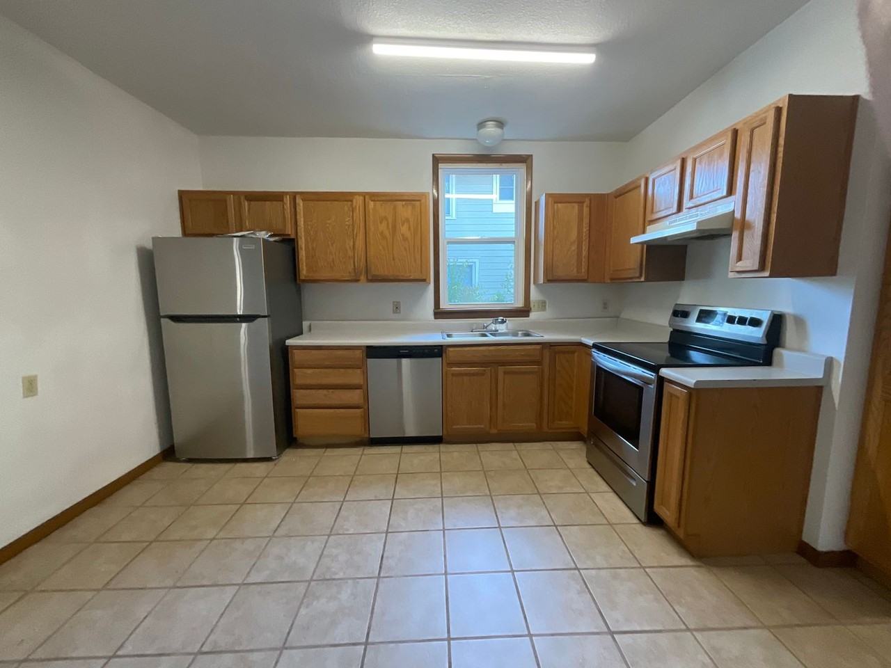 538 E Normal St - Photo 3 of 12