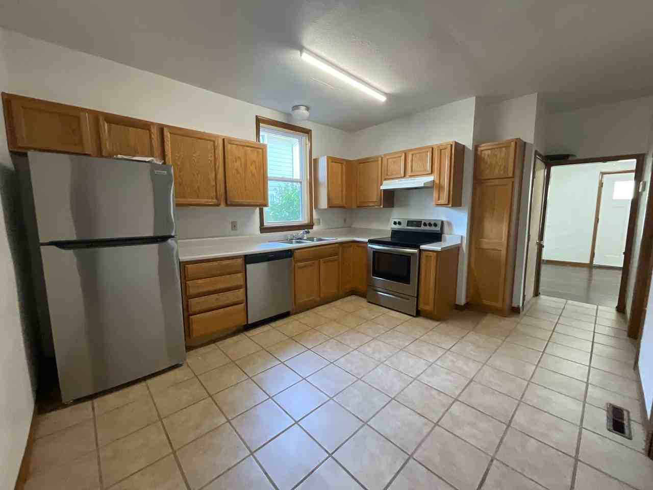 538 E Normal St - Photo 4 of 12