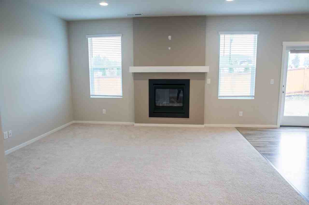 3006 Mahogany Street Northeast - Photo 5 of 20