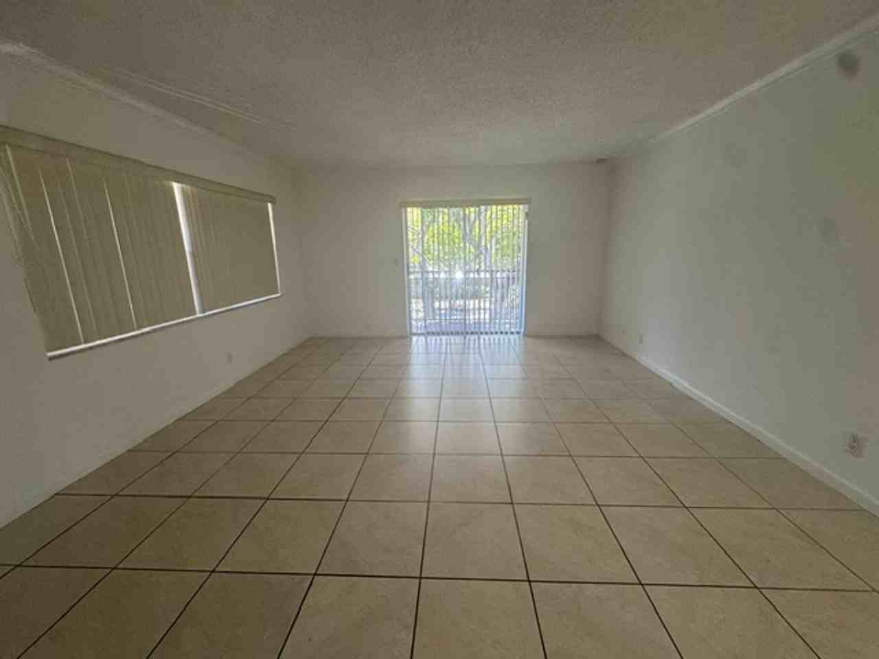 3501 Tyler St Hollywood, FL 33021 - Photo 4 of 9