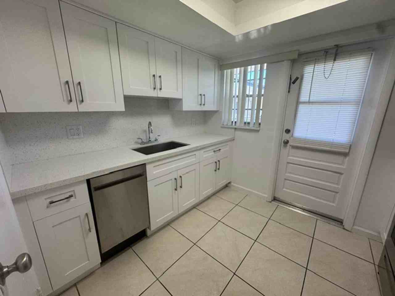 3501 Tyler St Hollywood, FL 33021 - Photo 6 of 9