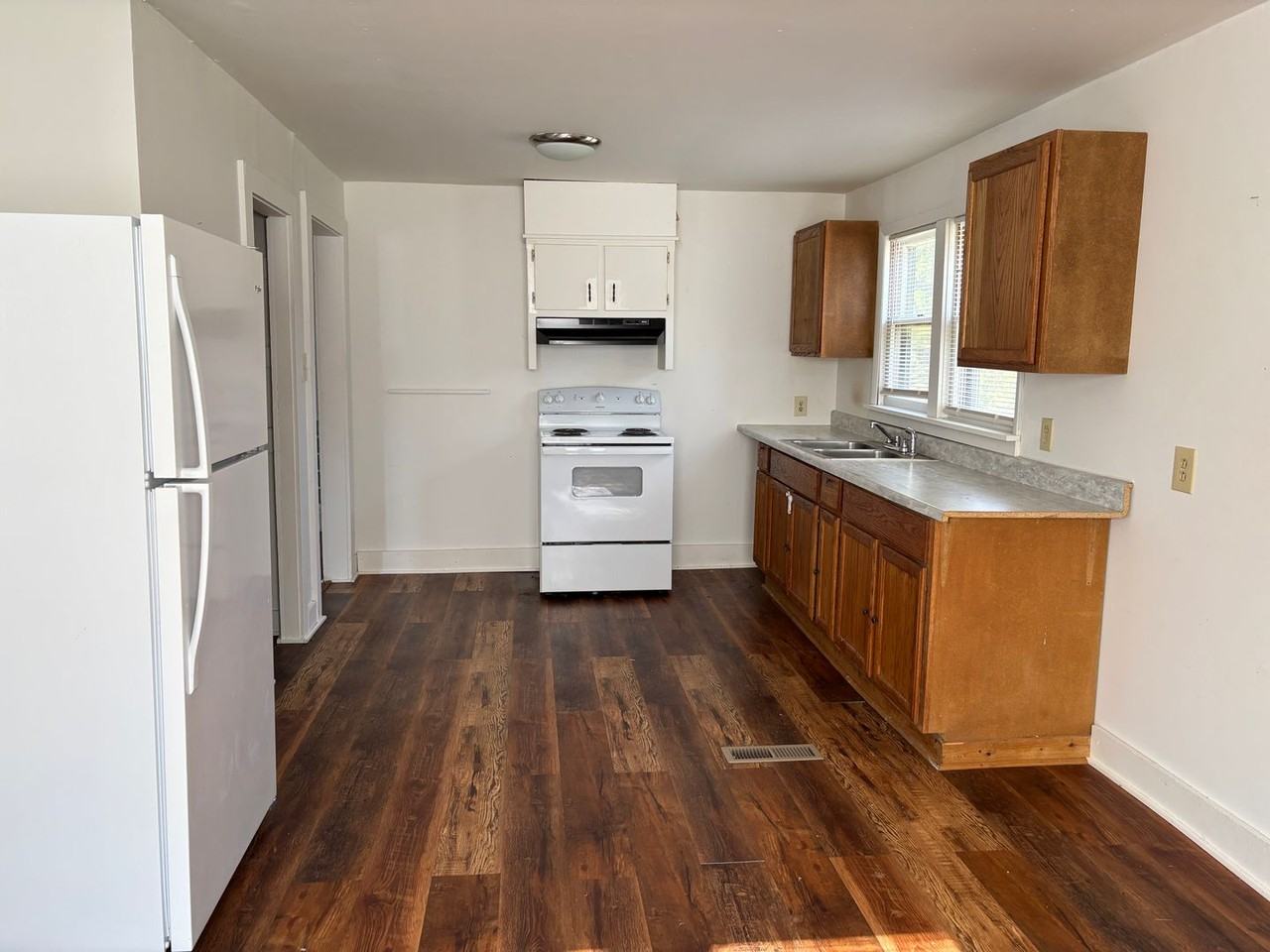 400 N Diagonal St - Photo 7 of 11