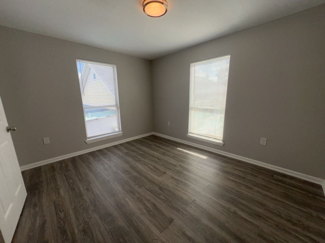 6915 Avenue L - Photo 4 of 23