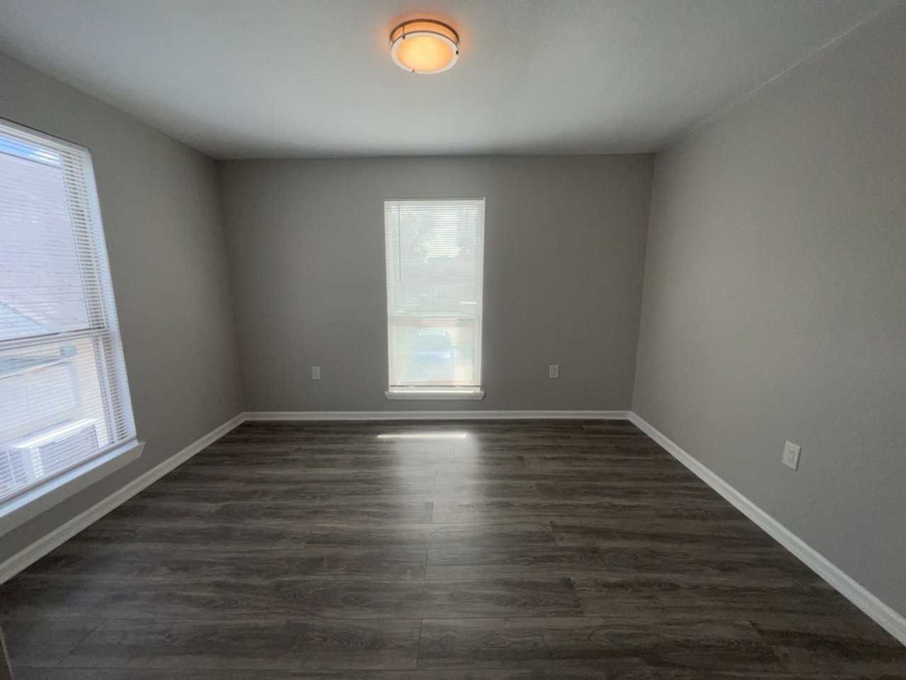 6915 Avenue L - Photo 5 of 23