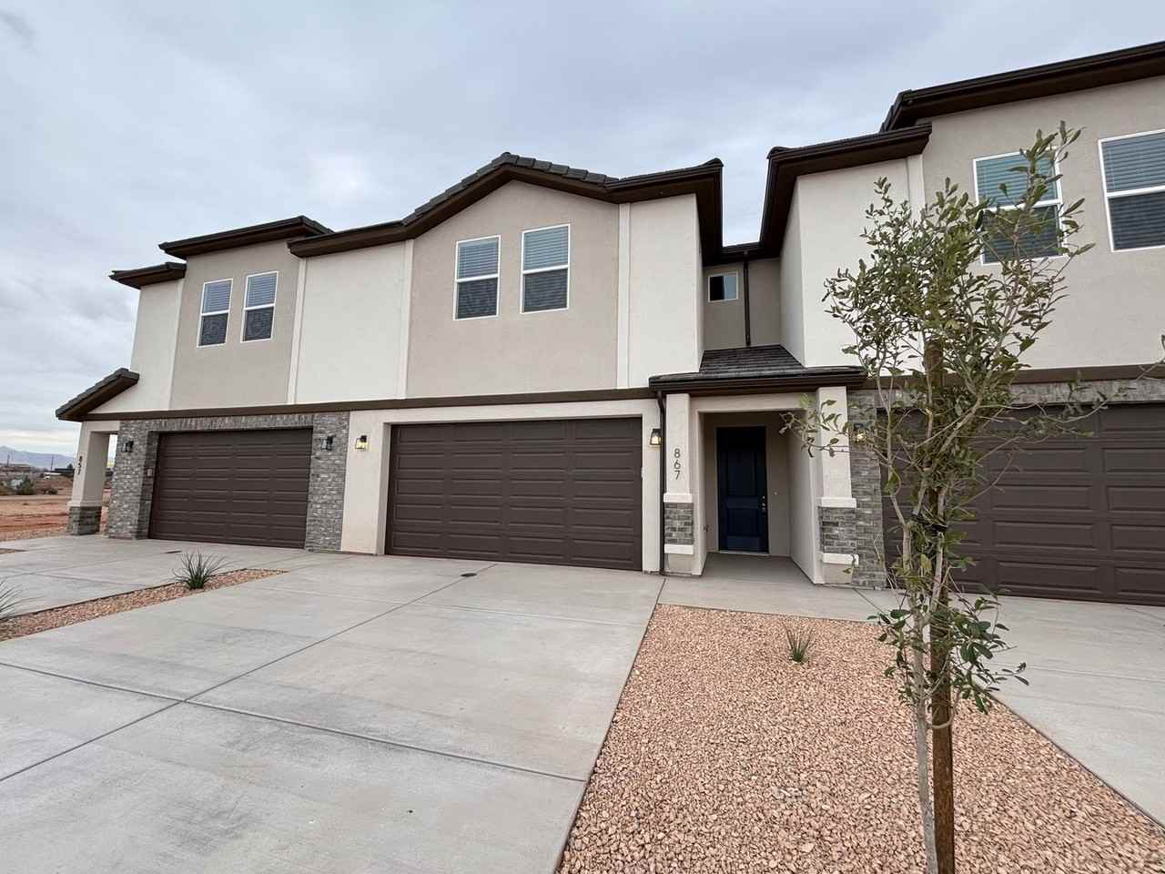 867 S 4380 W - Photo 2 of 38