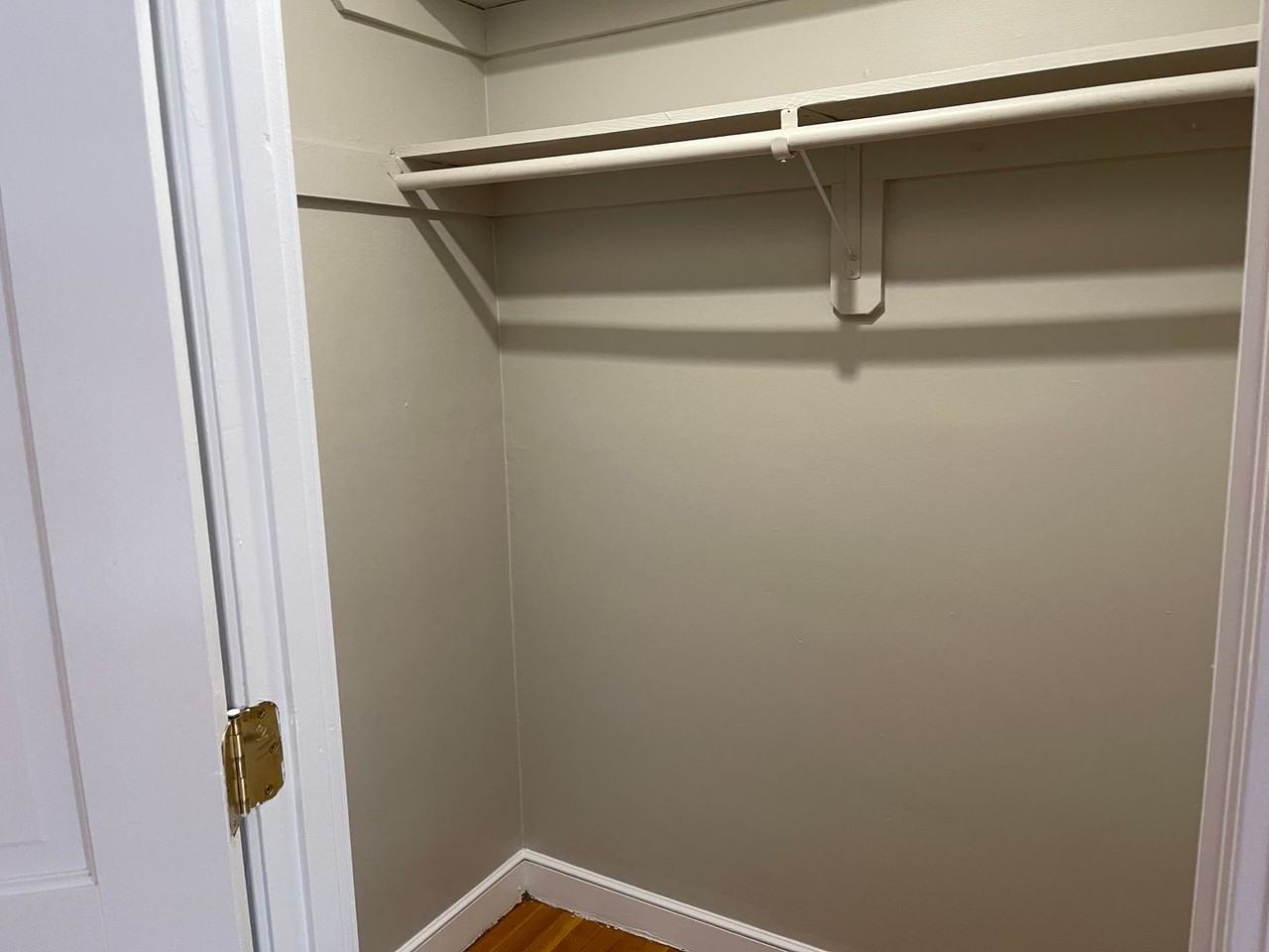 282 Grove St - Photo 5 of 9