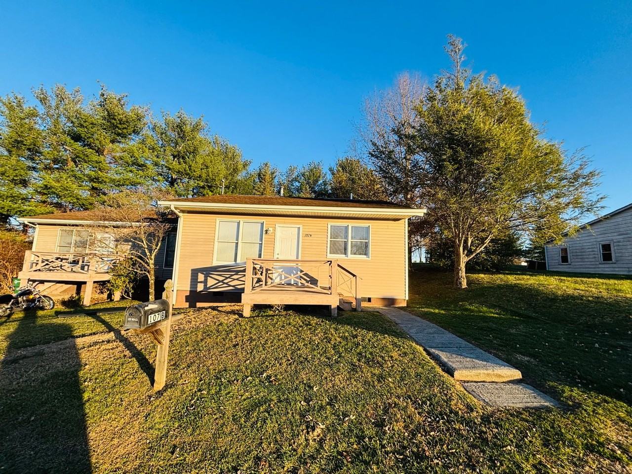 107 Chapel Street Northeast #B