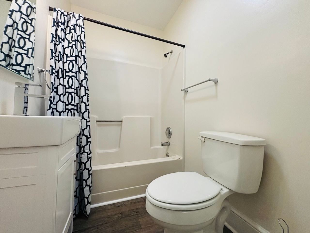 107 Chapel St #B - Photo 6 of 12