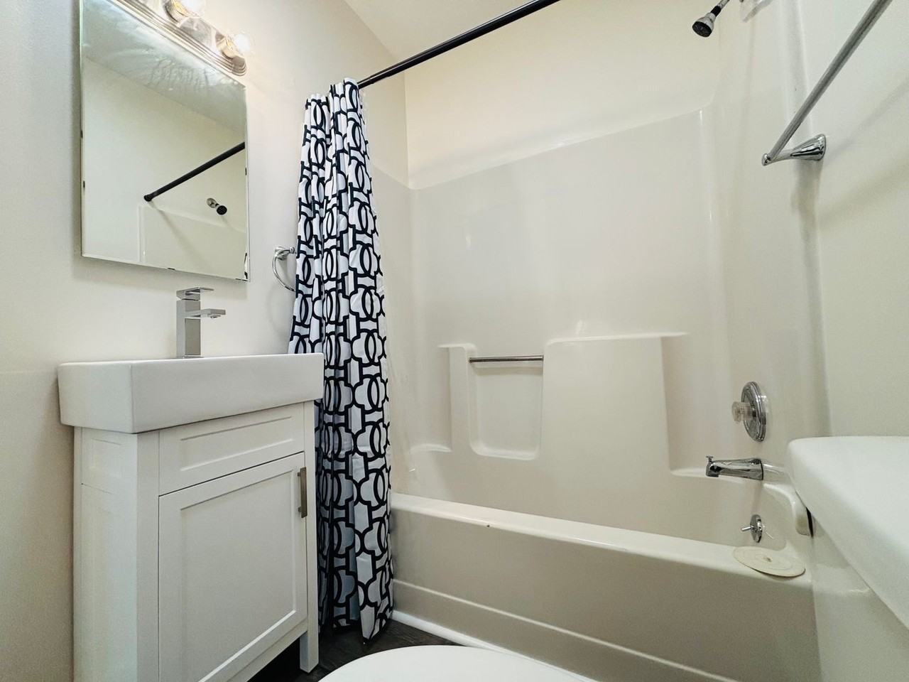 107 Chapel St #B - Photo 7 of 12