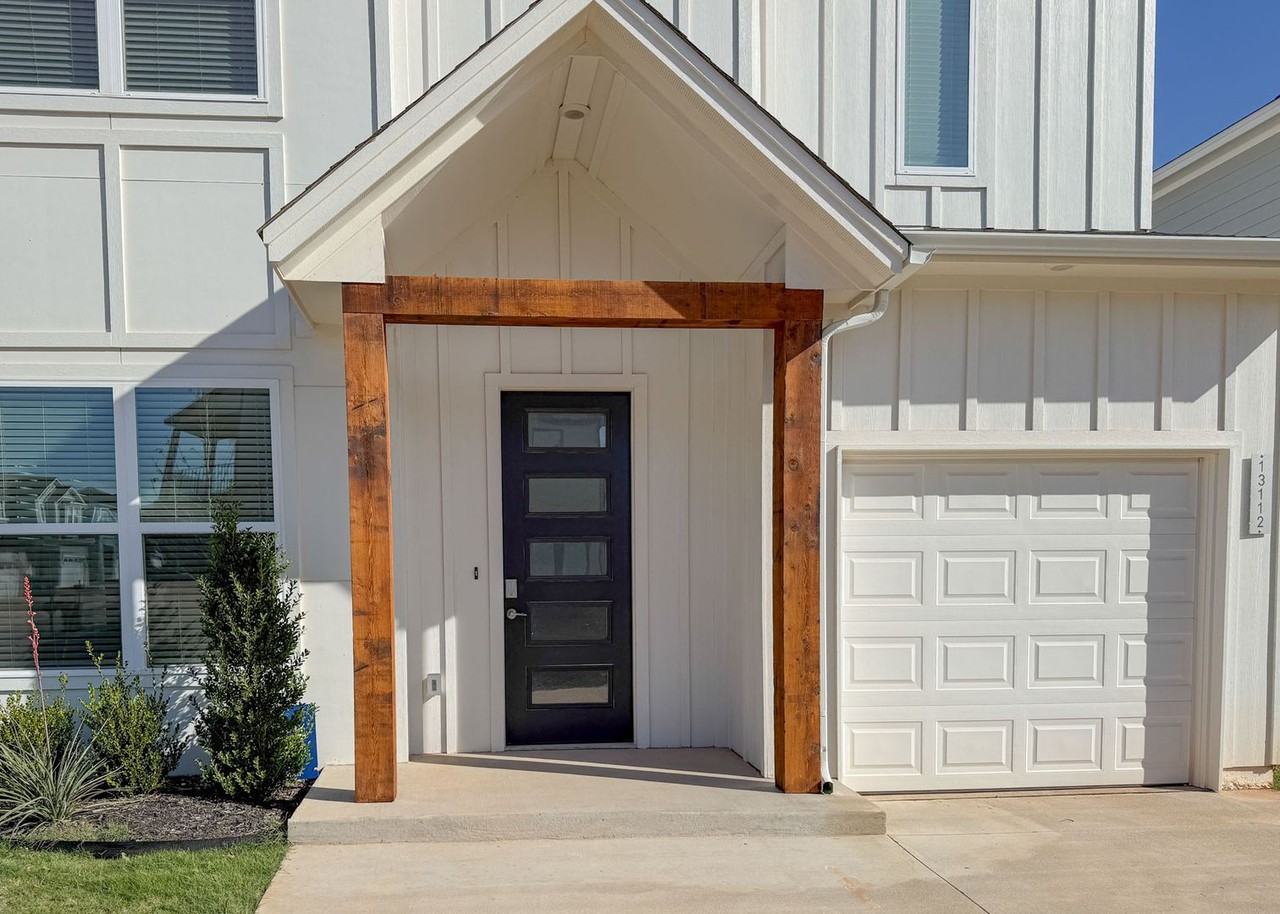 13112 Maplewood Ave - Photo 2 of 31