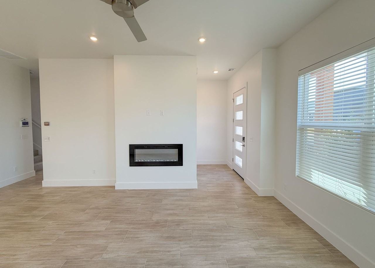 13112 Maplewood Ave - Photo 5 of 31