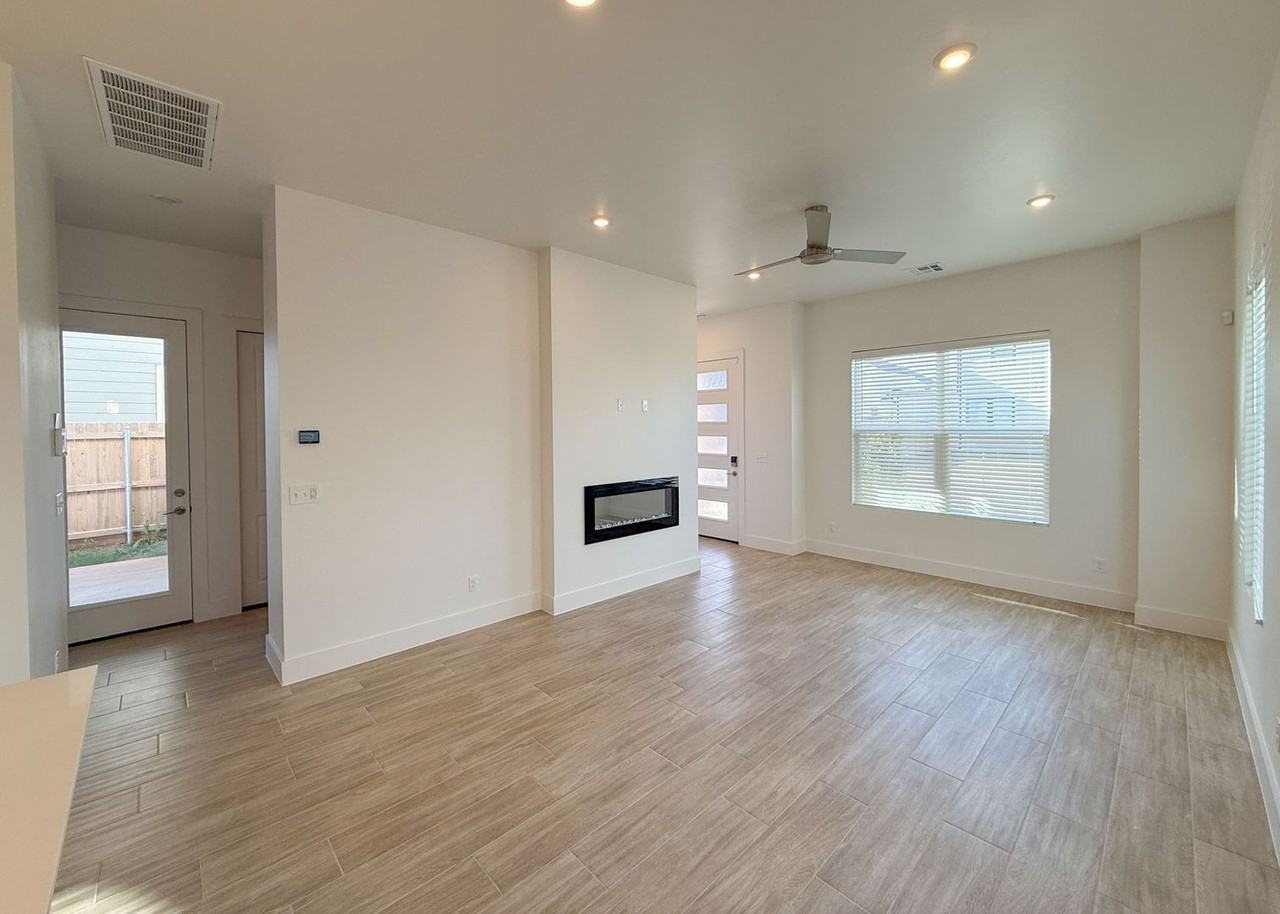 13112 Maplewood Ave - Photo 6 of 31