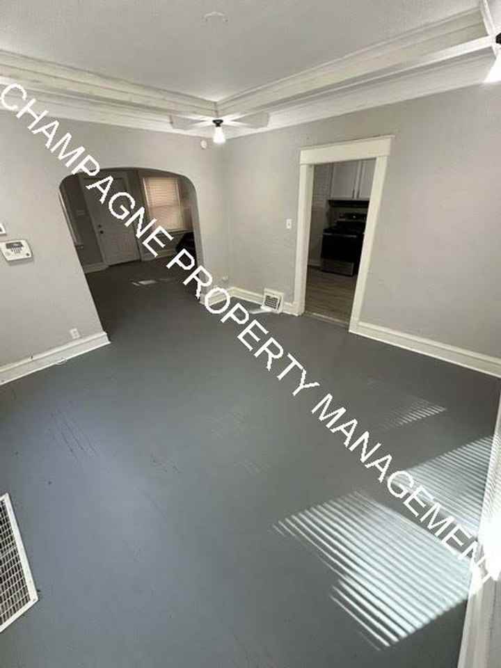 2463 Denver Avenue - Photo 6 of 22