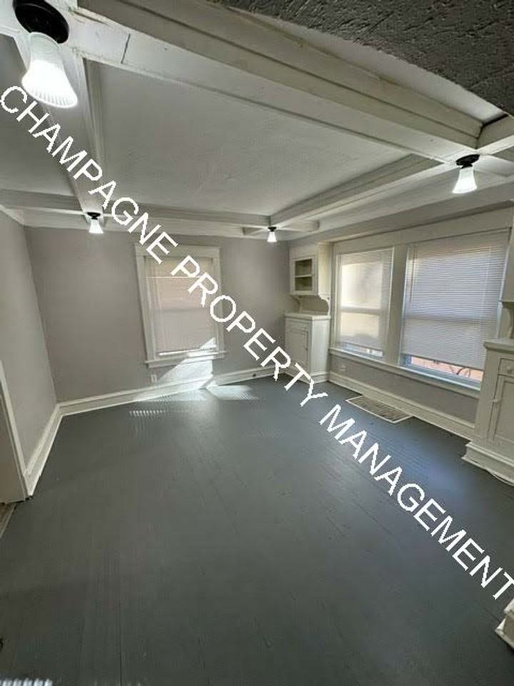 2463 Denver Avenue - Photo 7 of 22