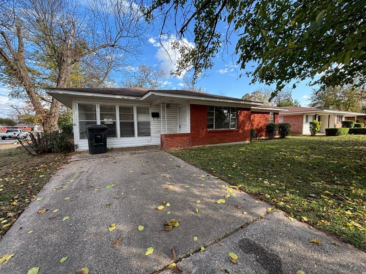 4101 Glen St - Photo 2 of 21