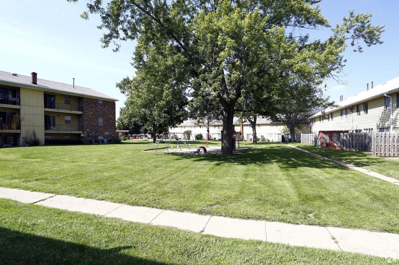 Kingston Green Apartments - Photo 6 of 47