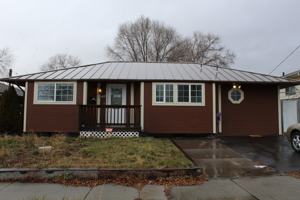 featured image of 2437 Darrow Avenue