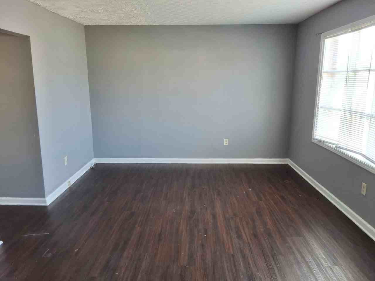 1221 Clear Ridge Ln - Photo 2 of 13