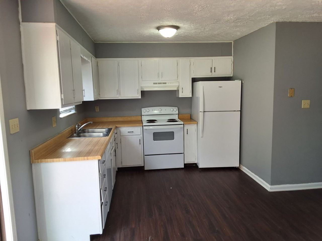 1221 Clear Ridge Ln - Photo 5 of 13