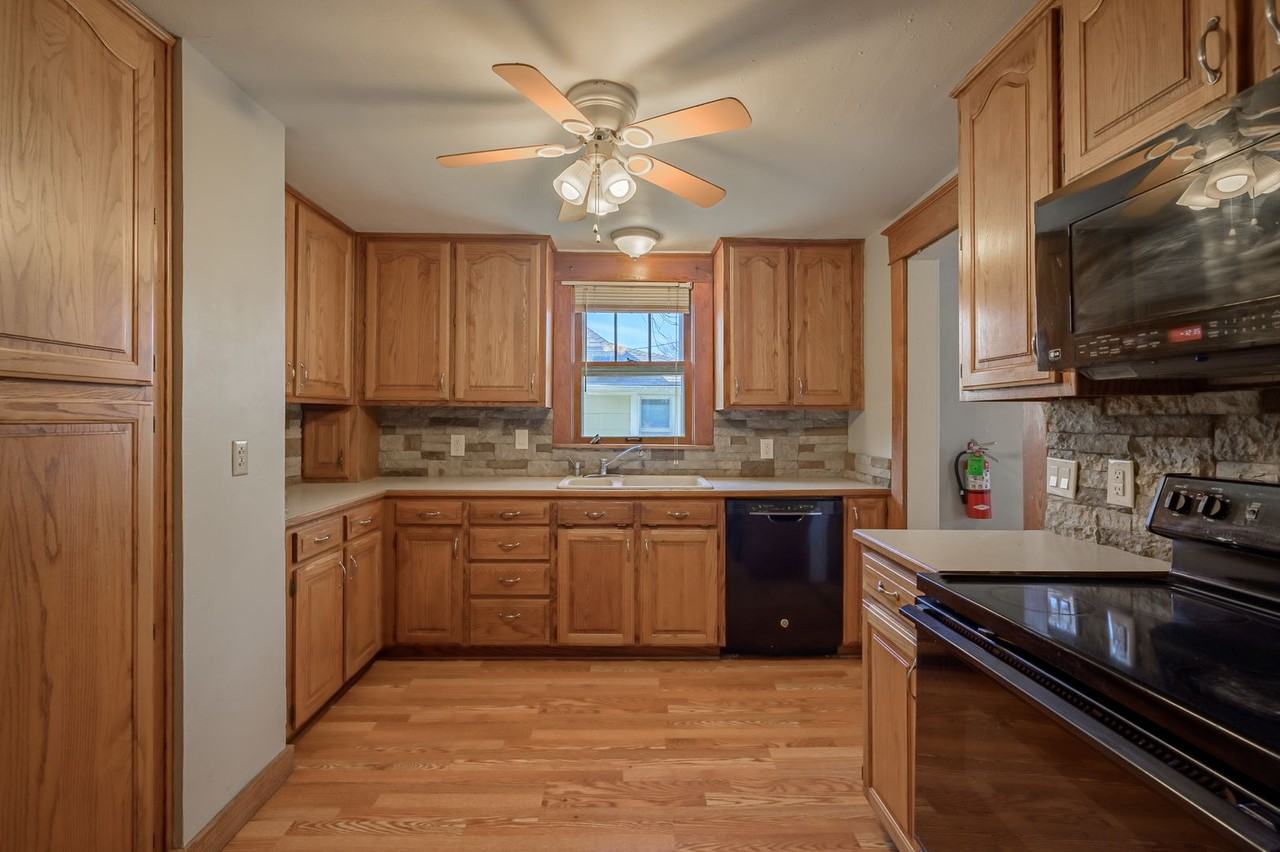 817 E Loren St - Photo 5 of 17