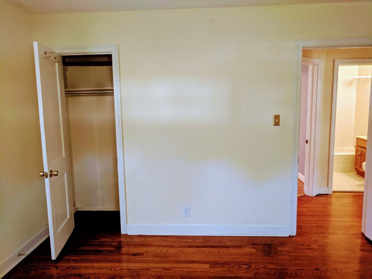 6405 Stuart Ave - Photo 7 of 50