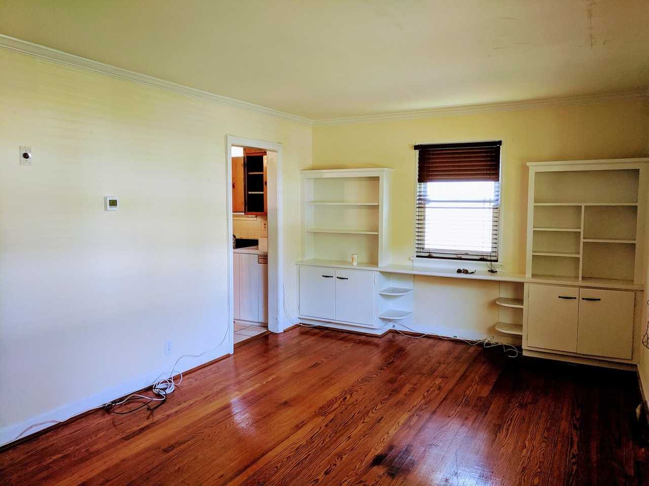 6405 Stuart Ave - Photo 5 of 50