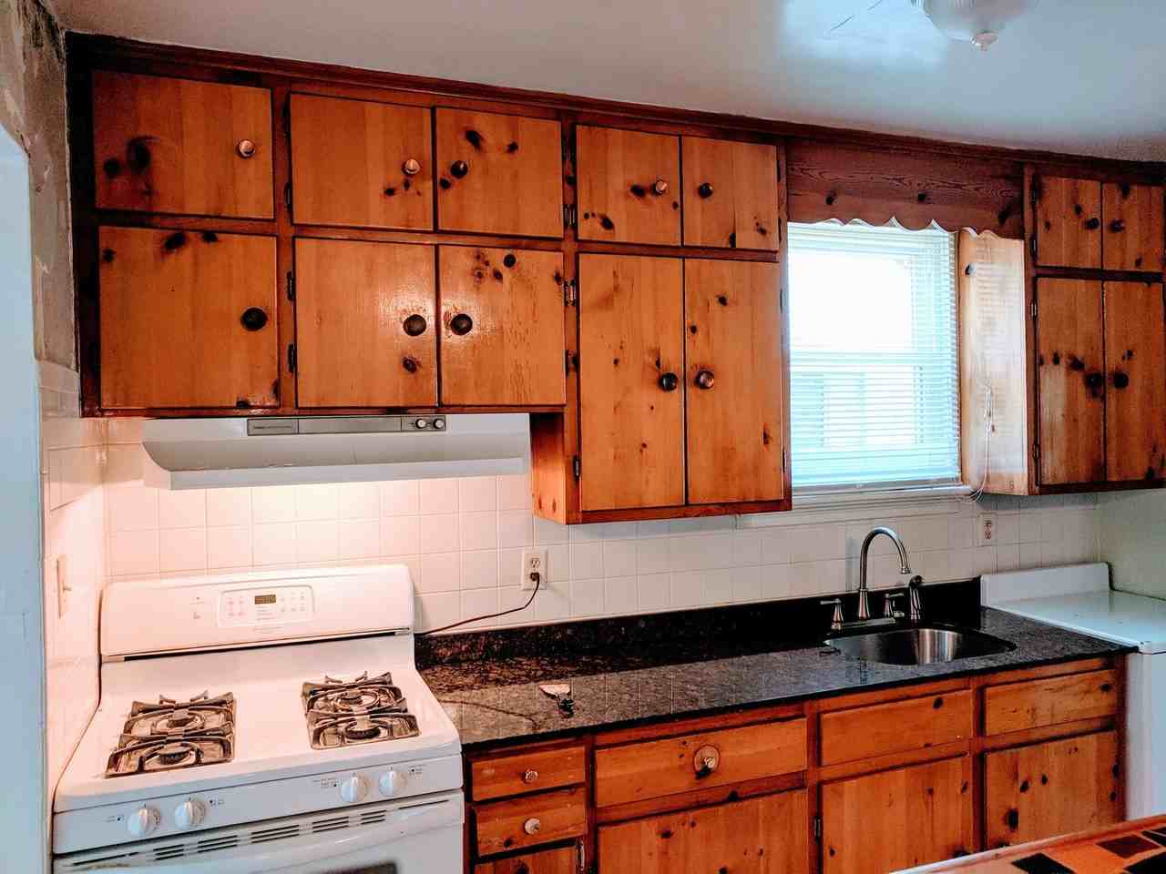 6405 Stuart Ave - Photo 5 of 50