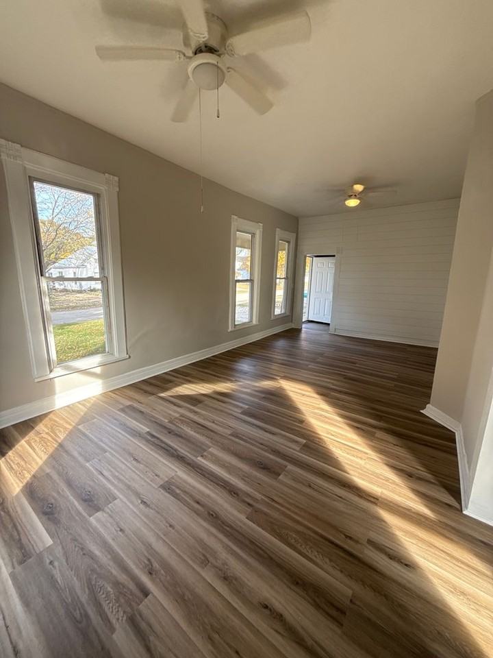 1220 West Chase Street - Photo 3 of 22