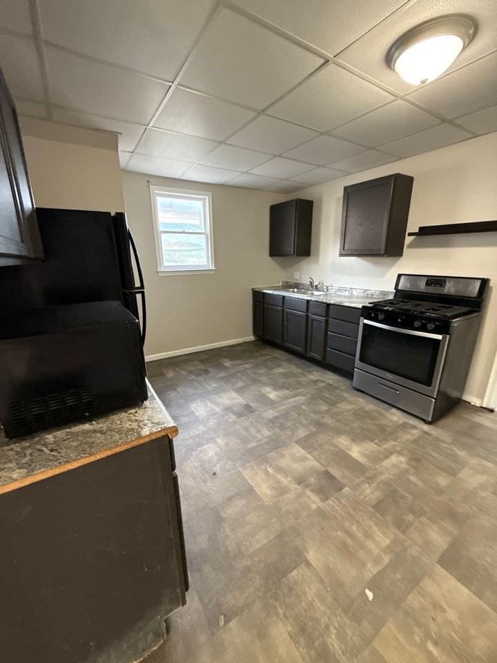 1220 West Chase Street - Photo 5 of 22