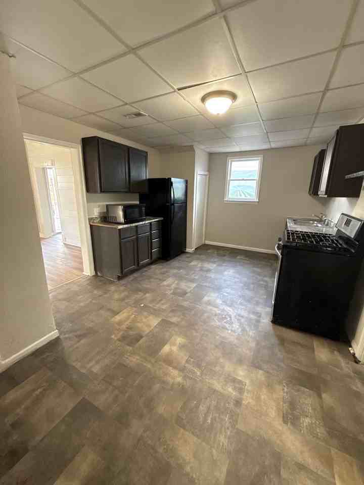 1220 West Chase Street - Photo 6 of 22