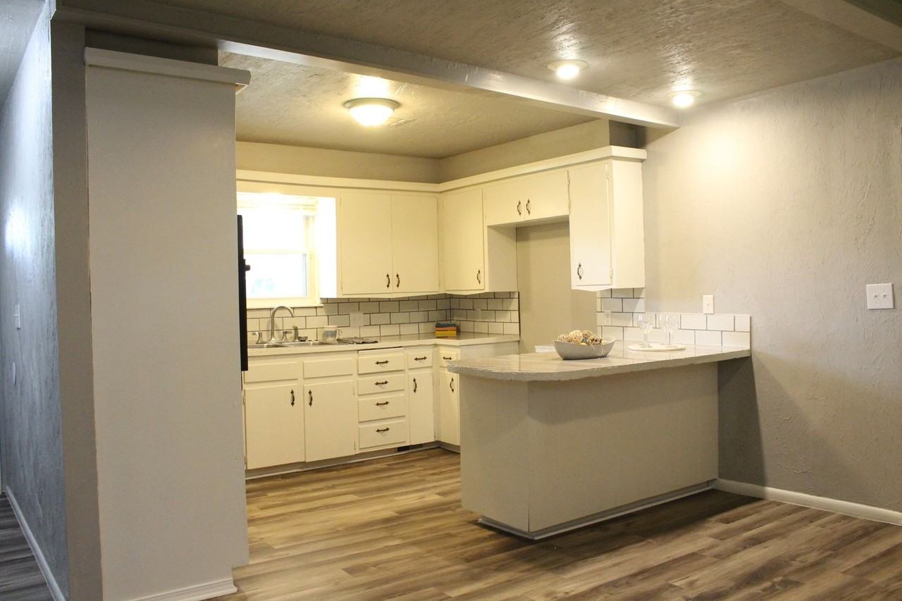 3517 S Irvington Pl - Photo 3 of 50